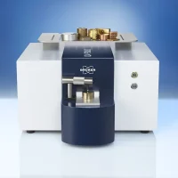 Q4 POLO Espectrômetro de Emissão Óptica conhecido como O Pequeno Gigante, o Q4 POLO é compacto e robusto, com amplas faixas de calibração, cobertura elementar relevante, alto desempenho analítico e confiabilidade.