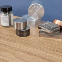 padrão para Metais ferrosos e não ferrosos, ferroligas, minérios e minerais